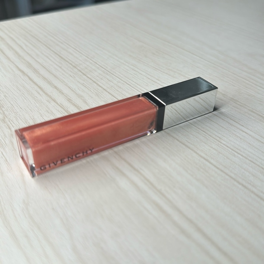 GIVENCHY ~ GELEE D'INTERDIT SMOOTHING GLOSS BALM ~ # 12 ELEGANT NUDE NWOB